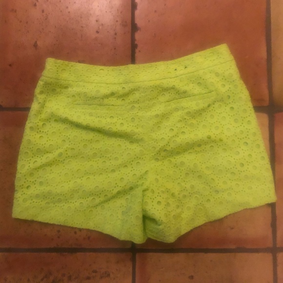 Crown & Ivy Shorts - Picture 2 of 4